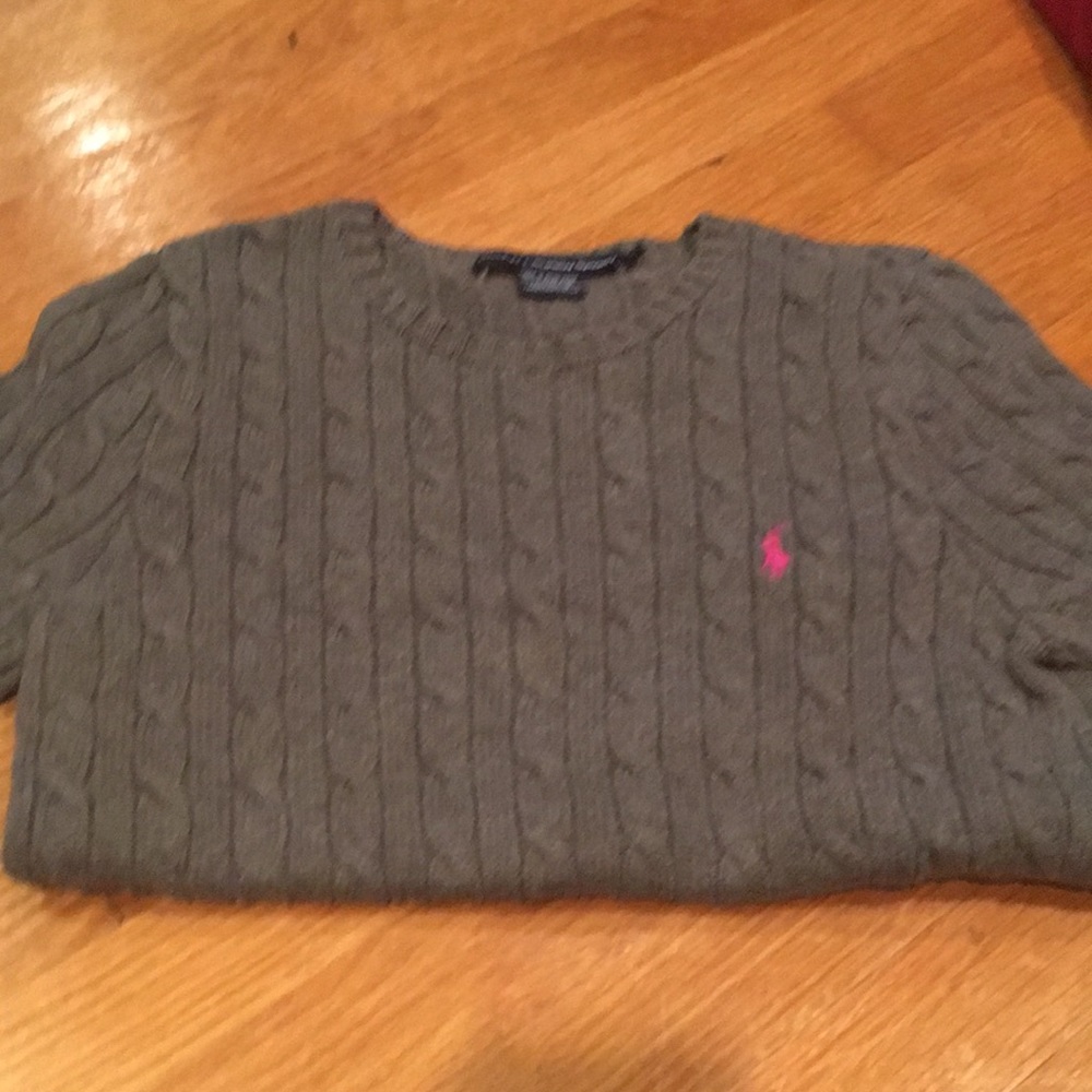 Beige and Blk turtleneck Gray crew neck polo